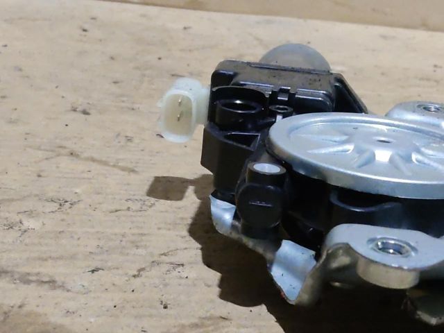 bontott SUZUKI SWIFT V Bal hátsó Ablakemelő Szerkezet (Elektromos)