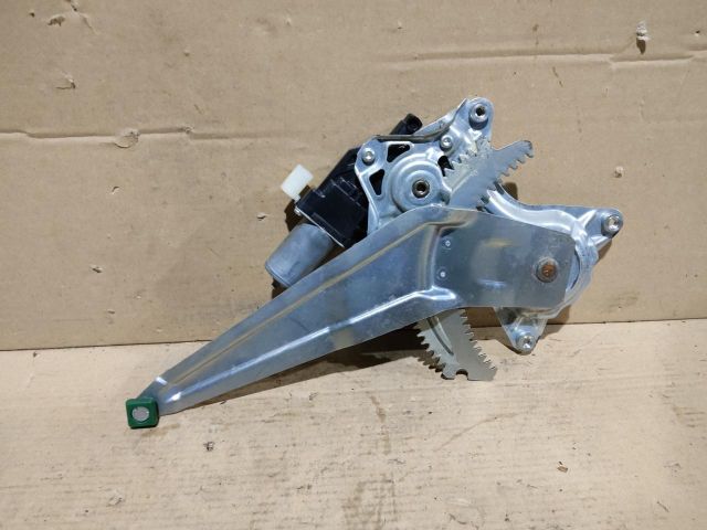 bontott SUZUKI SWIFT V Bal hátsó Ablakemelő Szerkezet (Elektromos)