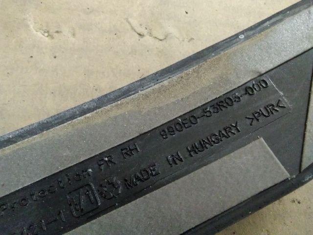 bontott SUZUKI SWIFT V Első Lökhárító Díszléc