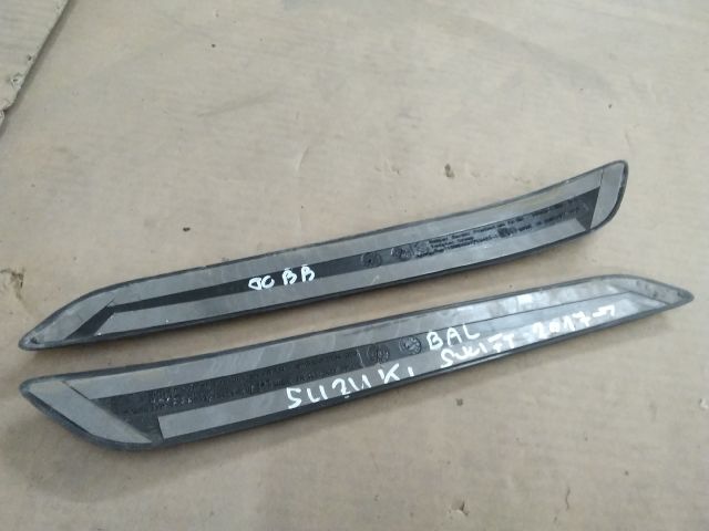 bontott SUZUKI SWIFT V Első Lökhárító Díszléc