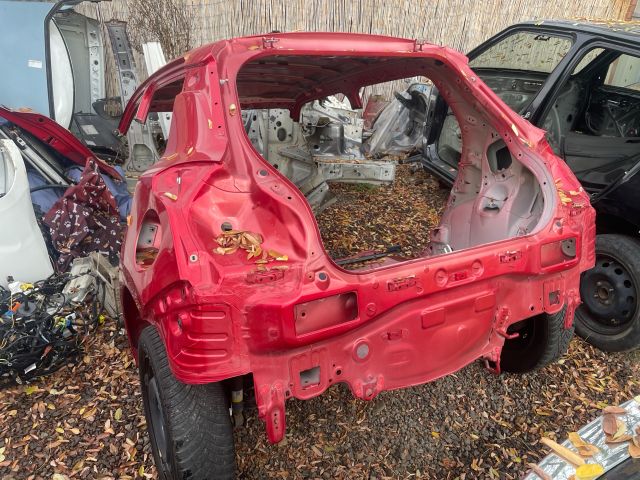 bontott SUZUKI SWIFT V Hátsó Karosszéria Csomag