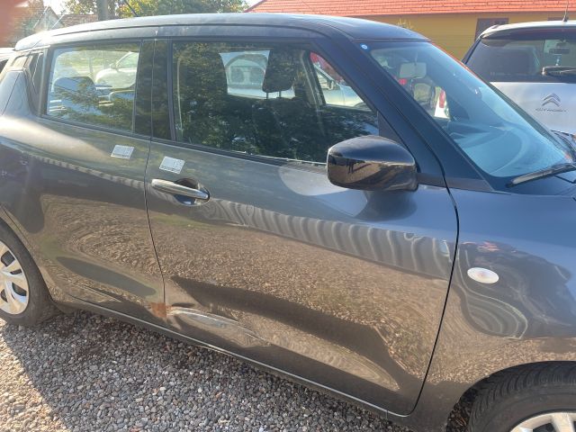 bontott SUZUKI SWIFT V Jobb első Ajtó (Üres lemez)