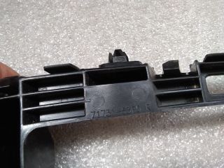 bontott SUZUKI SWIFT V Jobb első Oldal Lökhárító Tartó (Műanyag)