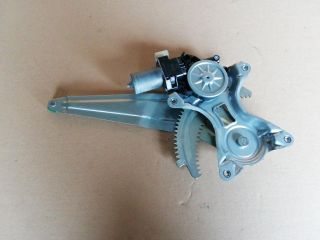 bontott SUZUKI SWIFT V Jobb hátsó Ablakemelő Szerkezet (Elektromos)