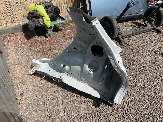 bontott SUZUKI SWIFT V Jobb hátsó Sárvédő