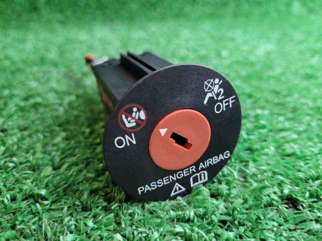 bontott SUZUKI SWIFT V Légzsák Kapcsoló