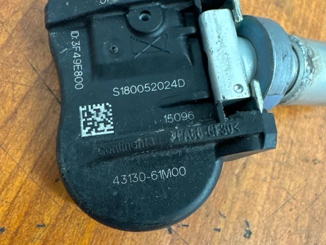 bontott SUZUKI SWIFT V Okos Kerékszelep