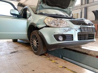 bontott SUZUKI SX4 Bal első Csonkállvány Kerékaggyal