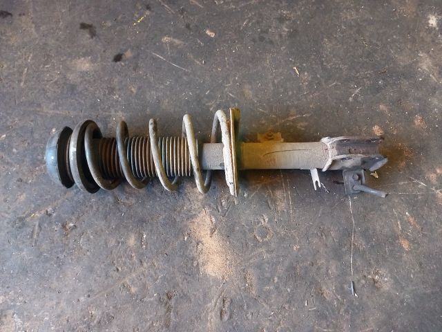 bontott SUZUKI SX4 Bal első Gólyaláb (Lengécsillapító, Rugó)