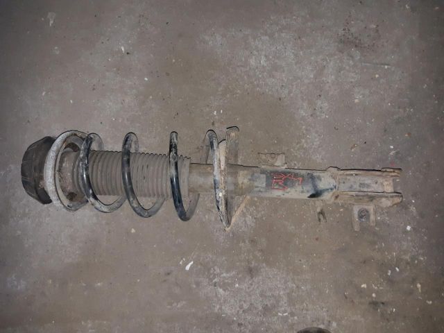 bontott SUZUKI SX4 Bal első Lengéscsillapító