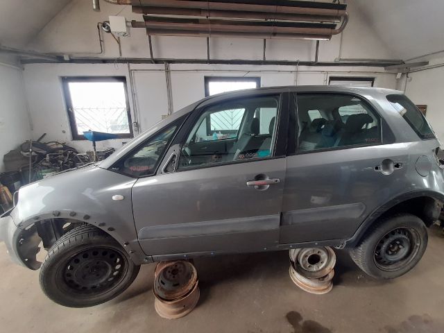 bontott SUZUKI SX4 Bal első Rugó