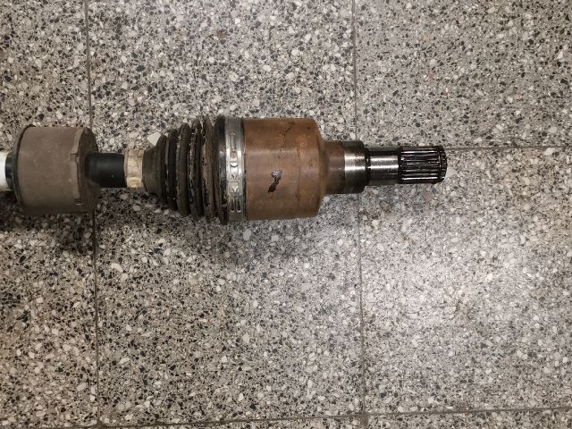 bontott SUZUKI SX4 Bal Féltengely