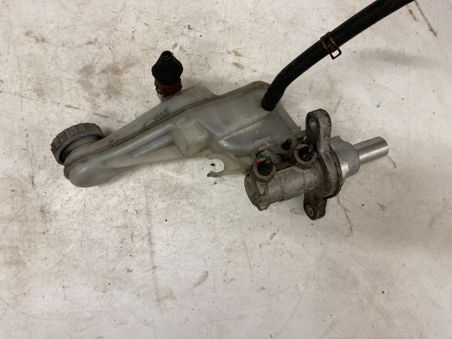 bontott SUZUKI SX4 Főfékhenger