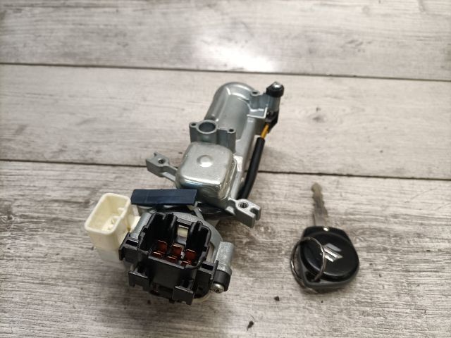 bontott SUZUKI SX4 Gyújtáskapcsoló