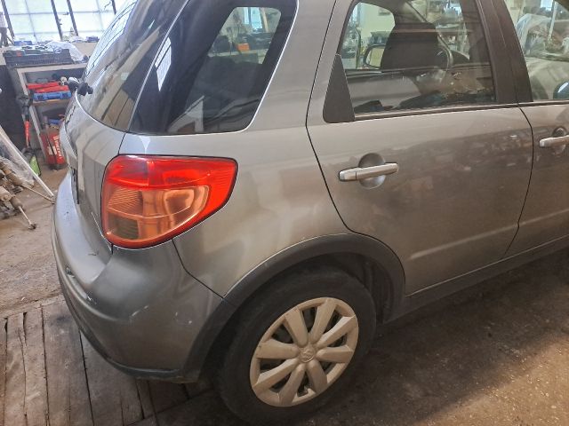 bontott SUZUKI SX4 Jobb első Féknyereg Munkahengerrel