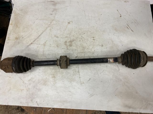 bontott SUZUKI SX4 Jobb Féltengely