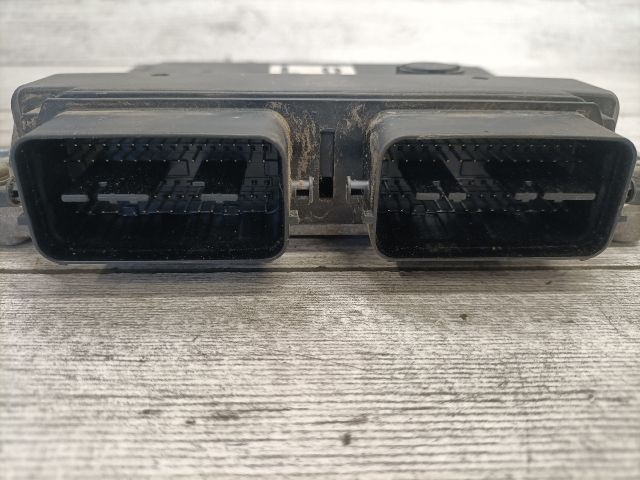 bontott SUZUKI SX4 Motorvezérlő