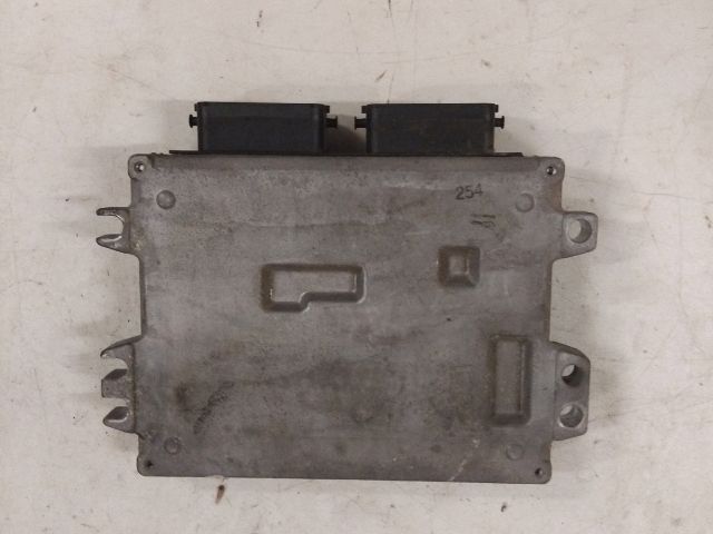 bontott SUZUKI SX4 Motorvezérlő