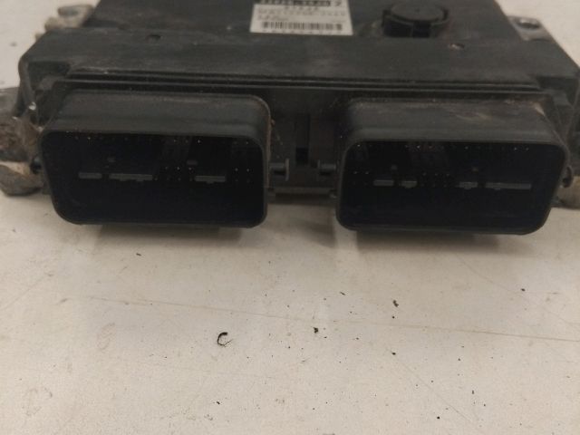 bontott SUZUKI SX4 Motorvezérlő