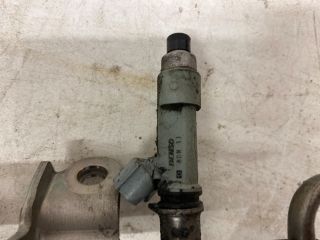 bontott SUZUKI SX4 Porlasztó Sor / Híd