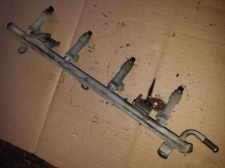 bontott SUZUKI SX4 Porlasztó Sor / Híd