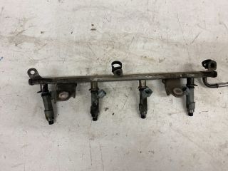 bontott SUZUKI SX4 Porlasztó Sor / Híd