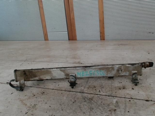 bontott SUZUKI SX4 Porlasztó Sor / Híd