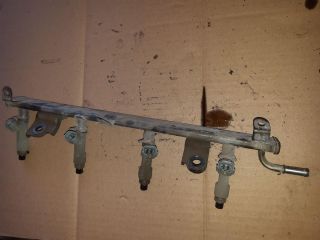 bontott SUZUKI SX4 Porlasztó Sor / Híd