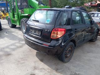 bontott SUZUKI SX4 Üzemanyag Szivattyú