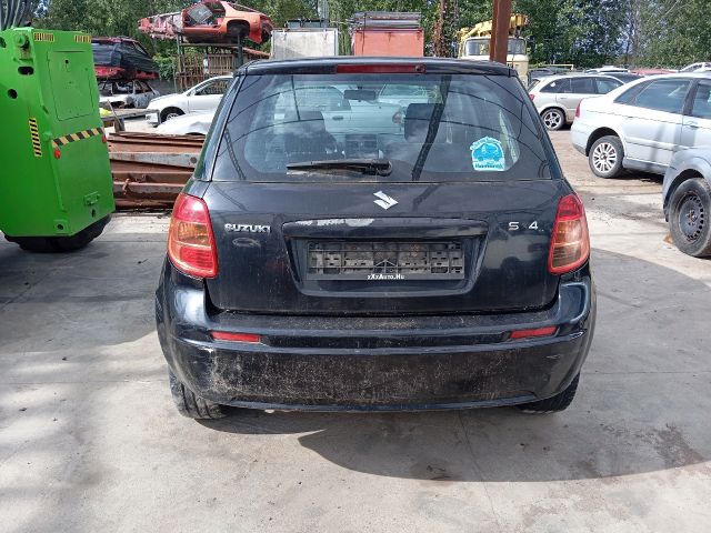 bontott SUZUKI SX4 Üzemanyag Szivattyú