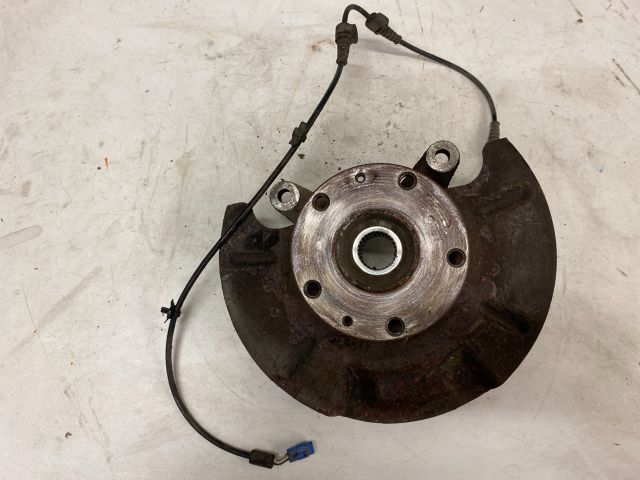 bontott SUZUKI SX4 Bal első Csonkállvány Kerékaggyal