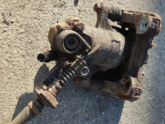 bontott SUZUKI SX4 Jobb hátsó Féknyereg Munkahengerrel