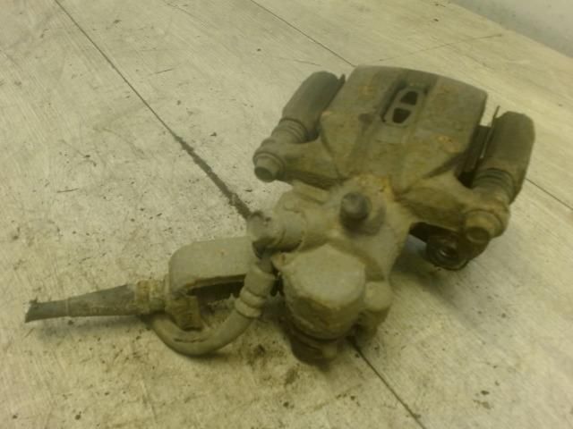 bontott SUZUKI SX4 Jobb hátsó Féknyereg Munkahengerrel