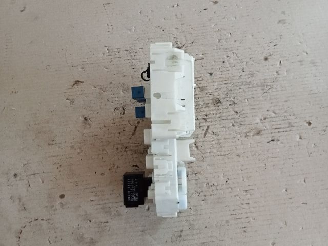 bontott SUZUKI SX4 Biztosítéktábla Motortér