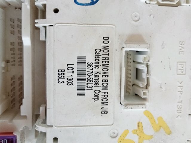 bontott SUZUKI SX4 Biztosítéktábla Motortér