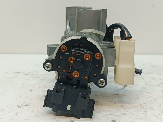 bontott SUZUKI SX4 Gyújtáskapcsoló Házzal