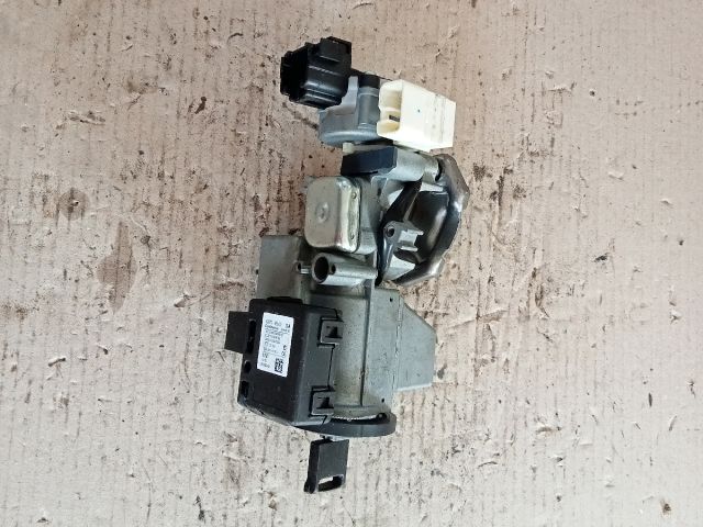 bontott SUZUKI SX4 Gyújtáskapcsoló