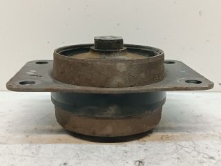 bontott SUZUKI SX4 Motor Tartó Bak Bal