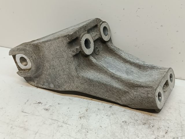 bontott SUZUKI SX4 Motor Tartó Bak (Fém)