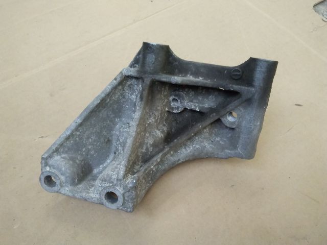 bontott SUZUKI SX4 Motor Tartó Bak (Fém)