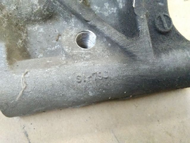 bontott SUZUKI SX4 Motor Tartó Bak (Fém)