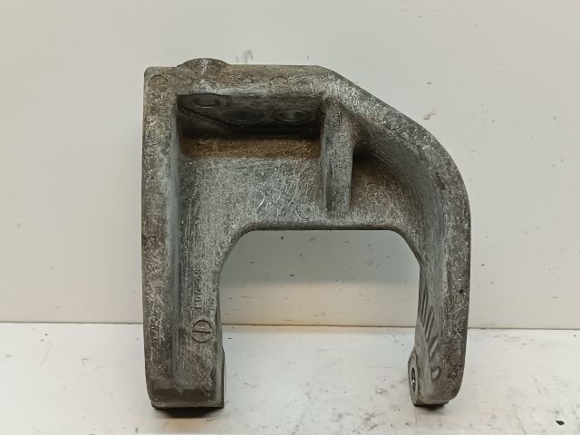 bontott SUZUKI SX4 Motor Tartó Bak (Fém)