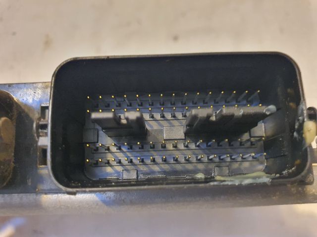 bontott SUZUKI SX4 Motorvezérlő