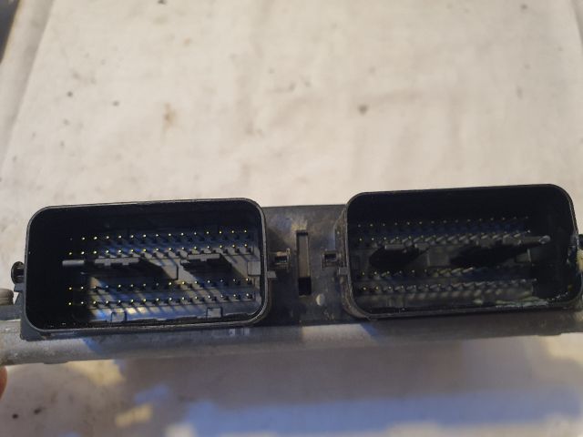 bontott SUZUKI SX4 Motorvezérlő