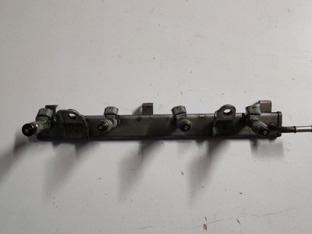 bontott SUZUKI SX4 Porlasztó Sor / Híd