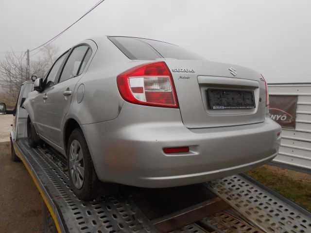 bontott SUZUKI SX4 Termosztátház