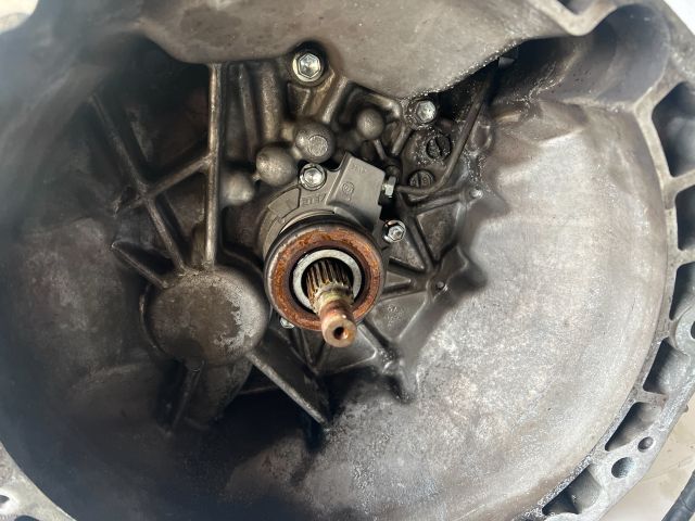 bontott SUZUKI SX4 Váltó (Mechanikus)