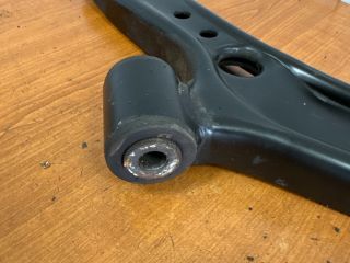 bontott SUZUKI SX4 Bal első Lengőkar