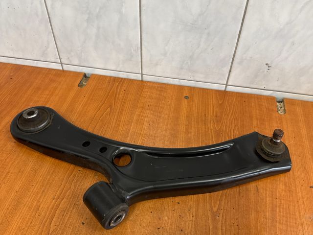 bontott SUZUKI SX4 Bal első Lengőkar