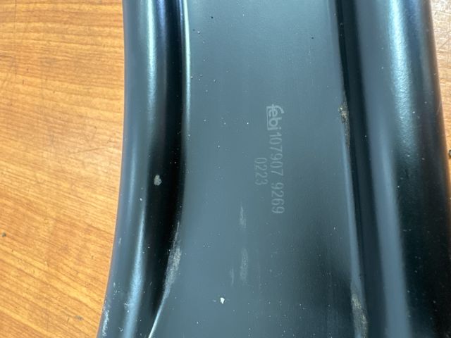 bontott SUZUKI SX4 Bal első Lengőkar